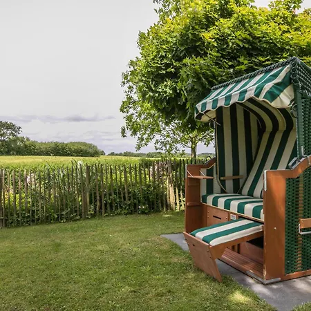 Alter Heuboden 아파트 Steinbergkirche